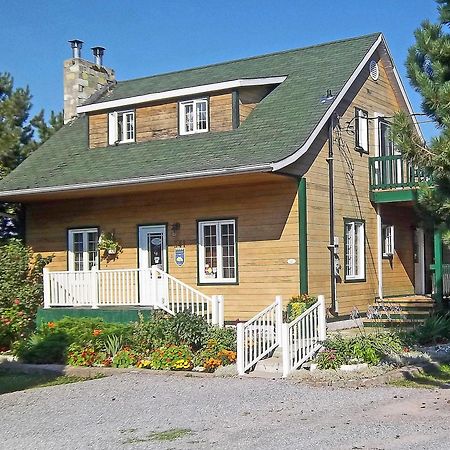 Gite La Halte Du Verger Bed And Breakfast Notre Dame Du Portage 외부 사진