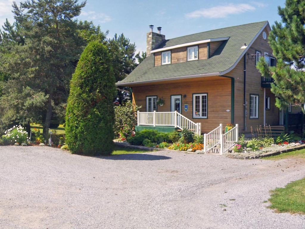 Gite La Halte Du Verger Bed And Breakfast Notre Dame Du Portage 외부 사진