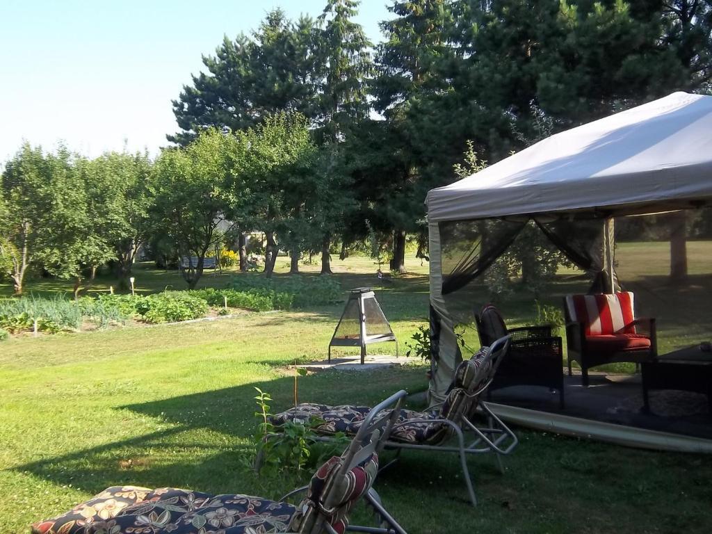 Gite La Halte Du Verger Bed And Breakfast Notre Dame Du Portage 외부 사진