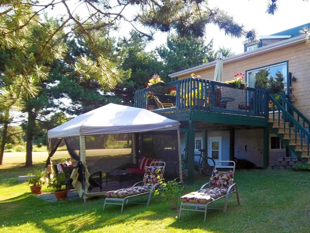 Gite La Halte Du Verger Bed And Breakfast Notre Dame Du Portage 외부 사진