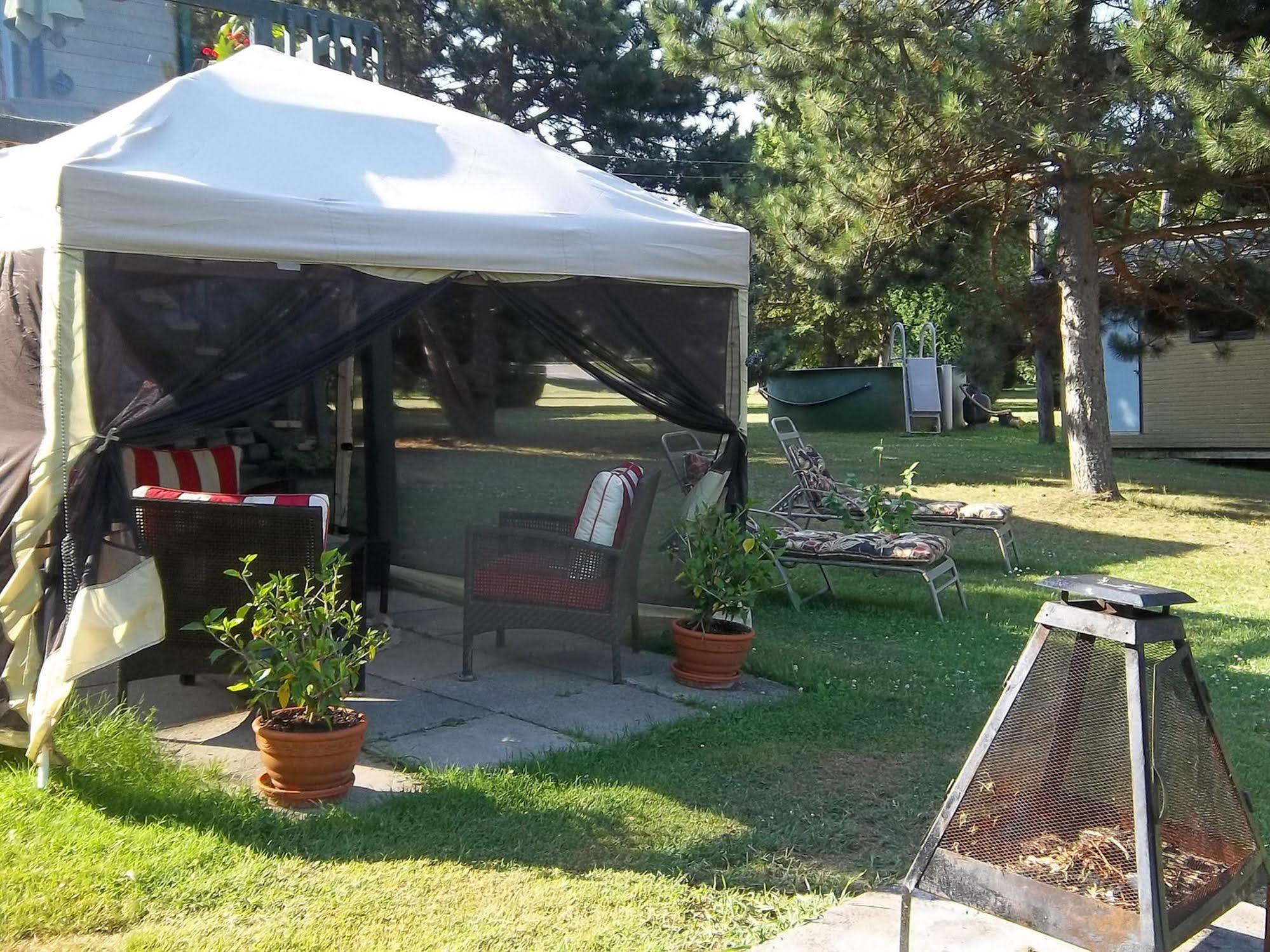 Gite La Halte Du Verger Bed And Breakfast Notre Dame Du Portage 외부 사진