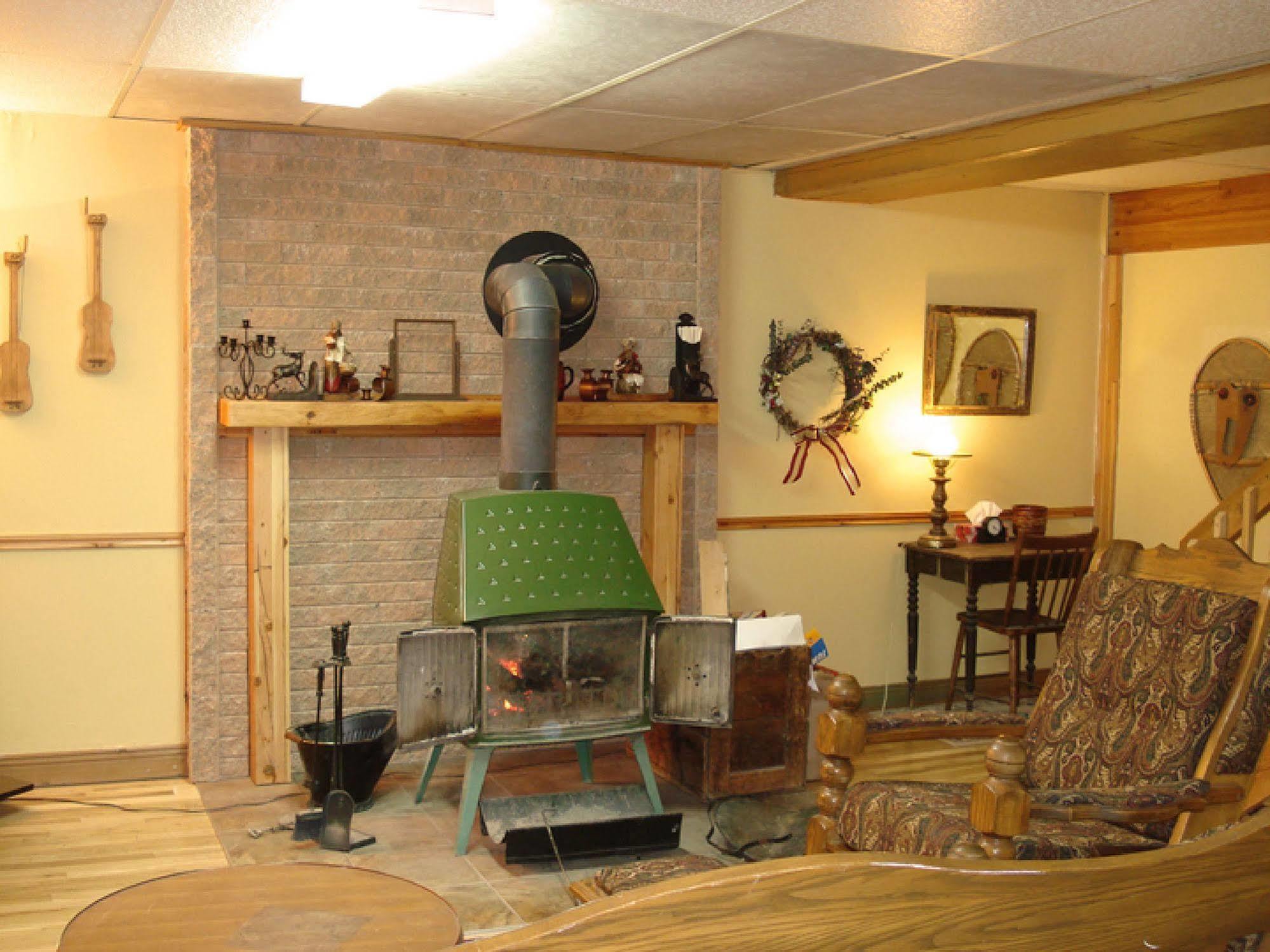 Gite La Halte Du Verger Bed And Breakfast Notre Dame Du Portage 외부 사진